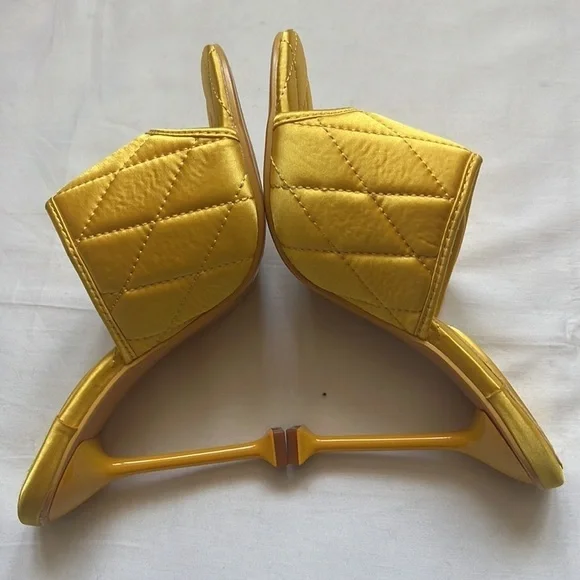 CAPE Robbin Leslee Heels - Picture 8 of 10